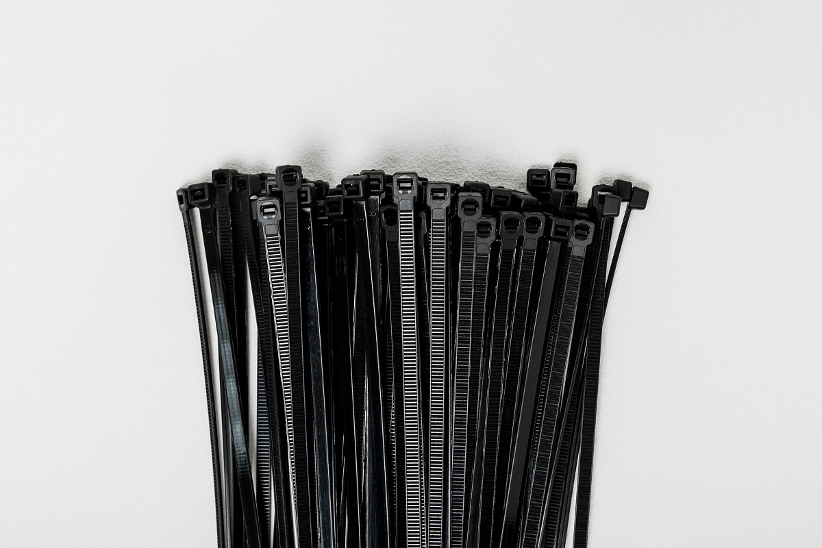 Хомут-стяжка кабельная  4,8х400 нейлон черн (уп.100шт) DYNEL