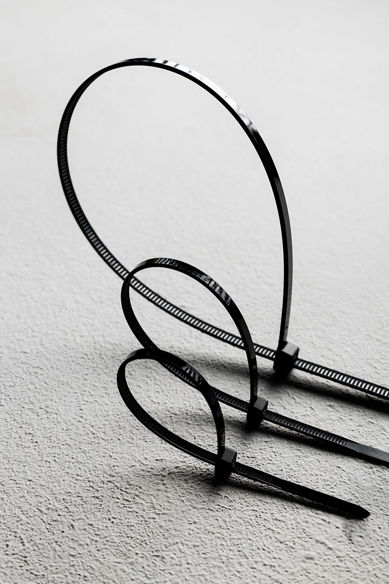 Хомут-стяжка кабельная  4,8х400 нейлон черн (уп.100шт) DYNEL